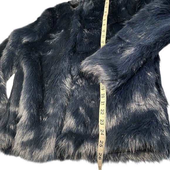GOLDIE Faux Fur Beautiful Blue Jacket Sz Small - Picture 10 of 13